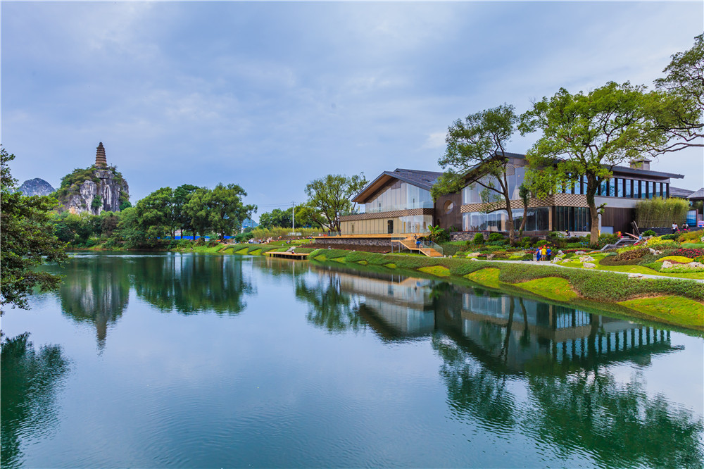 塔山鸟瞰及实景图