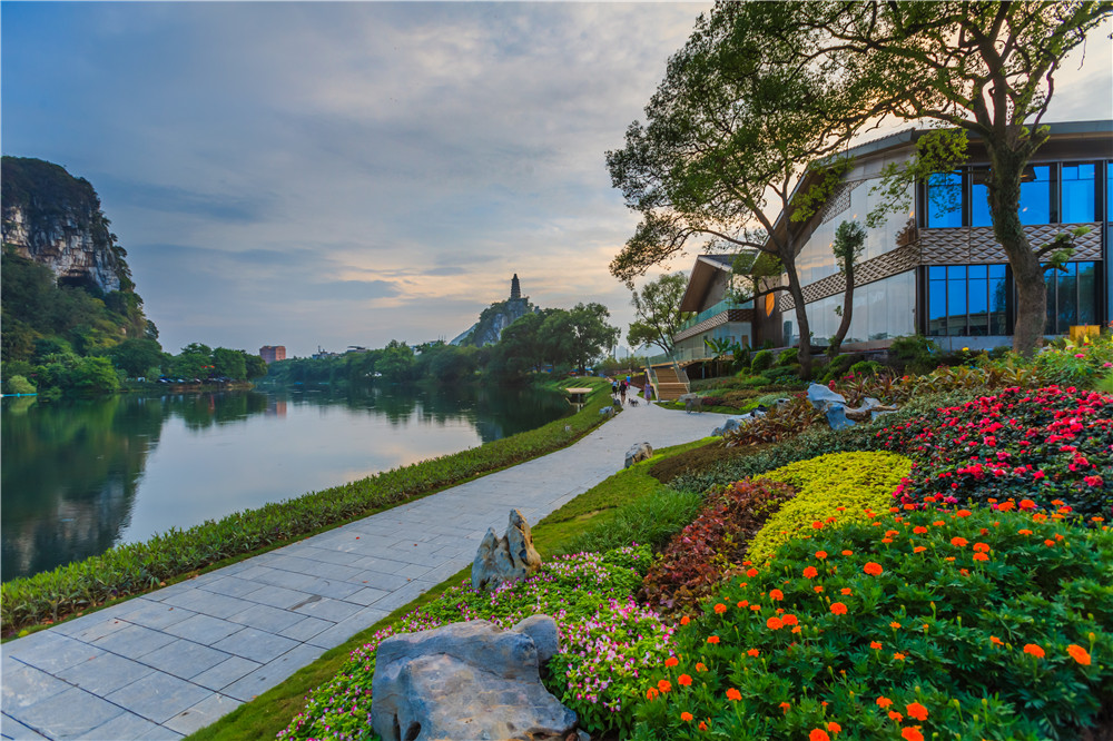 塔山鸟瞰及实景图