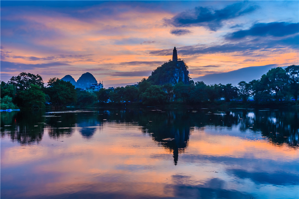 塔山鸟瞰及实景图