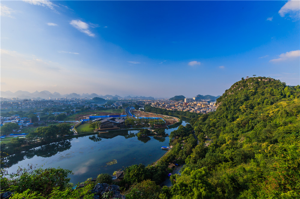 塔山鸟瞰及实景图