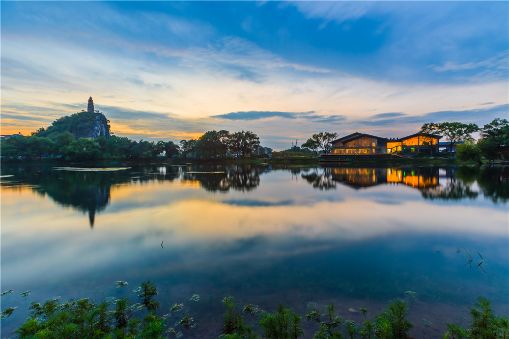 塔山鸟瞰及实景图