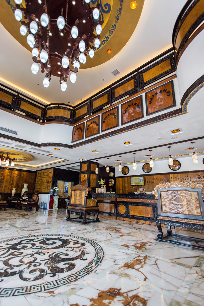 幸福挺至尊酒店