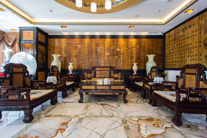 幸福挺至尊酒店