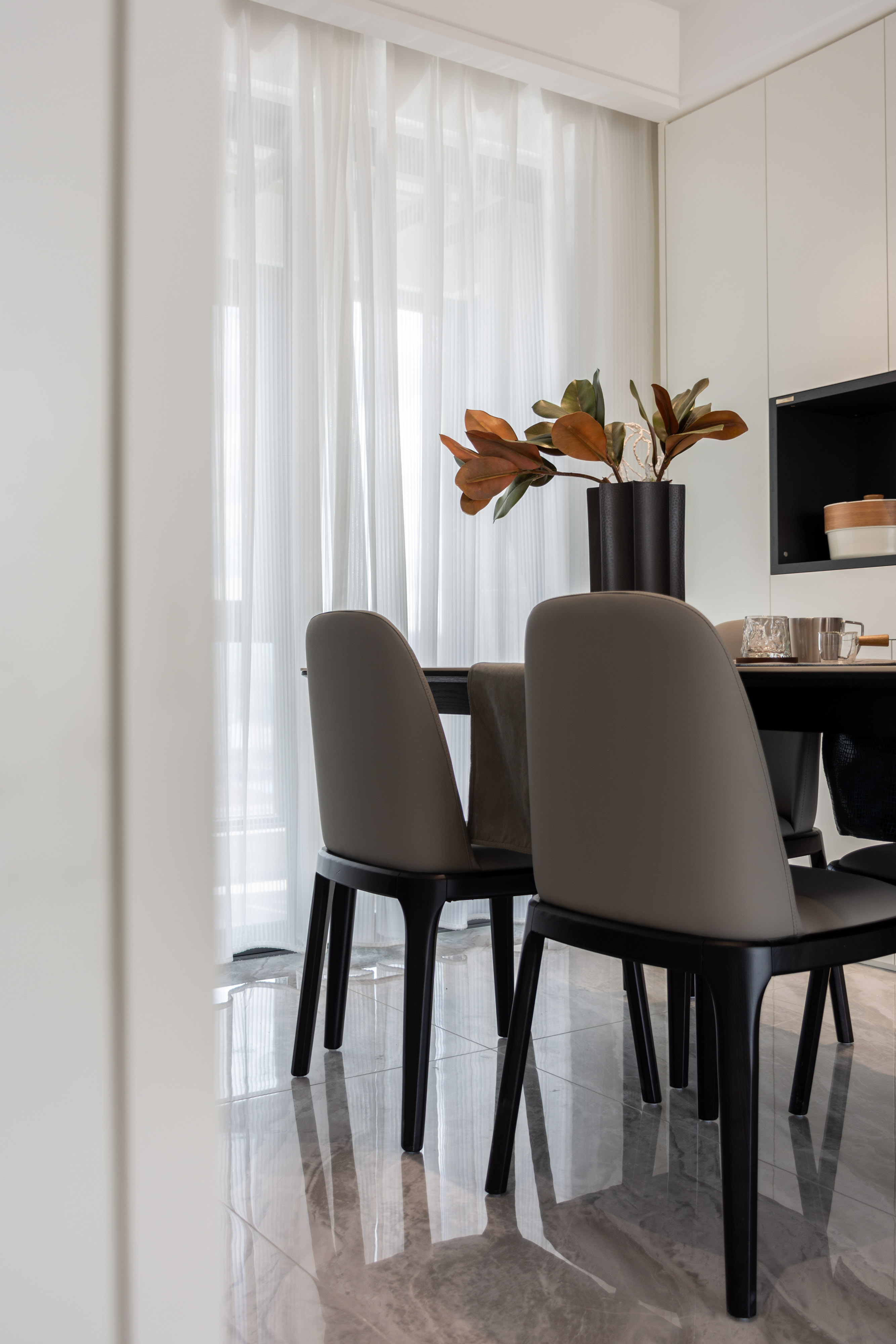 华润万象府145㎡现代简约黑白灰