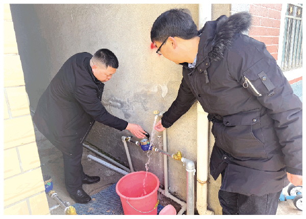 七星区穿山街道光辉村委庄家村240多户通了自来水 用水难题解 村民笑开颜